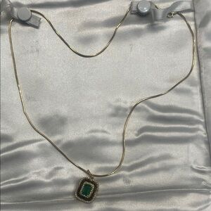 Elegant 14kGold Necklace with emerald and Diamond Pendant